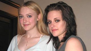 ダコタ・ファニングとクリステン・スチュワートを直撃!日本で人気を博したガールズバンドのメンバーに!