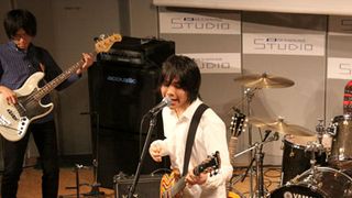 平均年齢18歳のGalileo Galileiライブ、定員50名に1万人の応募が殺到!立ち見もでる盛況