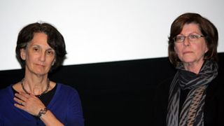 女性器切除が慣習の実在の国から、娘の女性器切除をさせないため亡命『ミセス・グンドス・ドーター』