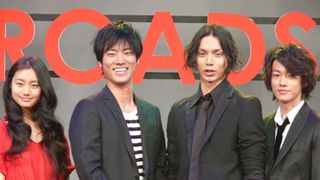 水嶋ヒロ、堂々リーダーの風格で『BECK』会見！重要情報解禁でツイッター禁止令も！