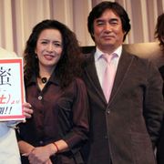 紅一点の池上季実子、相変わらずの美しさ!コンビニに行くことだけが楽しみだった?
