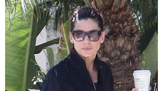 雲隠れしていたサンドラ・ブロック、結婚前の家に戻る！この1週間はオースティンの家で傷心をいやしていた