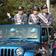 『踊る大捜査線』スリーアミーゴスがお台場にサプライズ登場!通行人どよめく