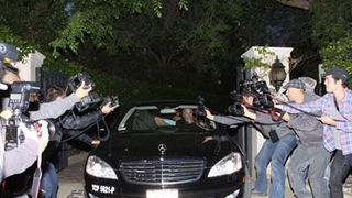 離婚を決意？サンドラ・ブロックの家に引越しトラック