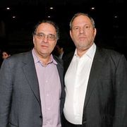 ディズニー社が売却する映画会社ミラマックスにハリウッドの名プロデューサー559億円でオファー