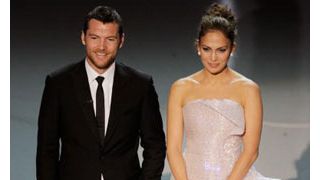 『アバター』のサム・ワーシントン、アカデミー賞授賞式の壇上でガムをかんで地元メディアから非難