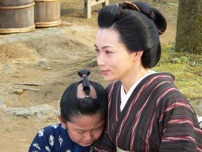 長谷川京子、本格的時代劇で加藤清史郎の母親役！さすがのこども侍もハセキョーを「とってもきれい」