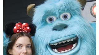 リヴ・タイラー、息子とディズニーランド・パリを訪問