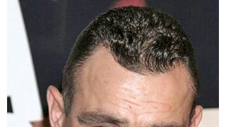 『X-MEN：ファイナル・ディシジョン』のヴィニー・ジョーンズ、テイマー・ハッサンに殴りかかる？