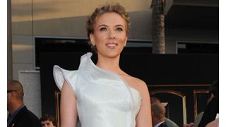 スカーレット・ヨハンソン、今でもレッドカーペットは緊張