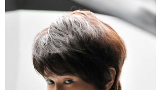 はるな愛、すごい美青年に大変身!?これが本来の姿!「お父さんにそっくり~」と大はしゃぎ!