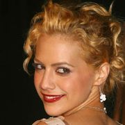 妻デミは嫉妬?アシュトン・カッチャーが元恋人故ブリタニー・マーフィさんの番組を製作