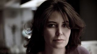 ベルルスコーニ首相は震災を宣伝に利用！女マイケル・ムーアほえる！