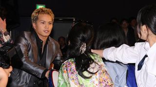 市原隼人、熱狂ファンから握手攻め！「メイド喫茶に行ってみたい」とまさかの告白も!!