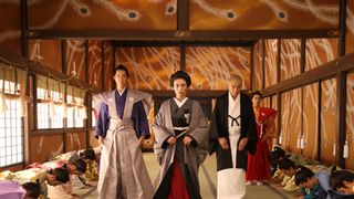 柴咲コウに美男大勢がひれ伏す壮観シーン初公開!二宮和也「子種を分けるのに苦労しない」と冷静分析