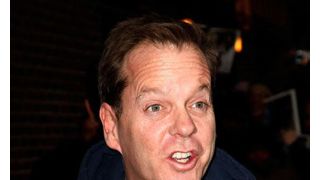 キーファー・サザーランド、生まれた病院が目の前で取り壊されてショック