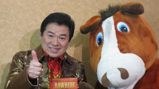 今日はイーストウッドの誕生日!グッチ裕三が馬刺しのお寿司で祝う!?