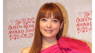 通い婚の中山エミリ、現在は人妻の響きに酔いしれる状態!甘い新婚生活はまだまだ先!?