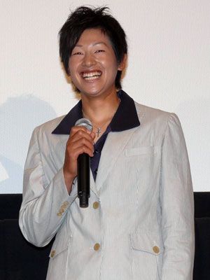 映画初出演の金メダリスト上野由岐子、サムライブルーに金メダル級のエール！「相手に気持ちで負けないで」