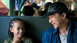 ジャッキー・チェンがフマキラーの「虫よけバリア」と風変わりなコラボCM！