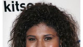 一周忌の追悼で超かわいいマイケルさんの姪が歌を披露！ジャクソンファミリー主催の追悼イベント！