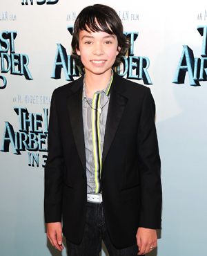 マツジュンに似てない？とささやかれる超大作映画『エアベンダー』主演の13歳ノアくん、ニューヨークプレミアに登場！