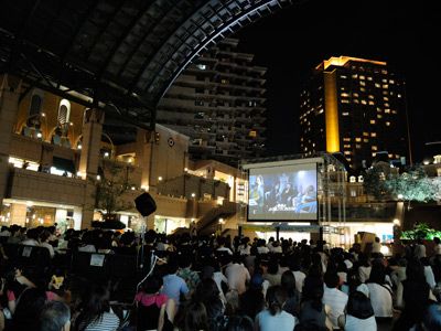 東京のど真ん中！屋外で映画を無料上映！「スターライトシネマ2010」今年も開催！