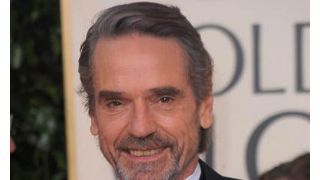ジェレミー・アイアンズ、ウォール街を舞台にした映画でケヴィン・スペイシーとデミ・ムーアと共演