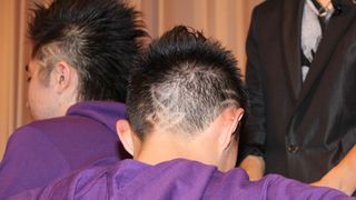 世界一の理容師が入魂！斬新過ぎるカット！わずか15分で映画をイメージしたカットを3人に施す早業