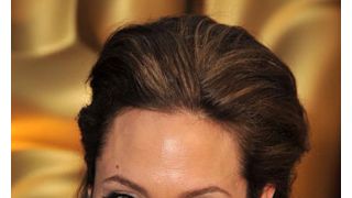 アンジェリーナ・ジョリー、新しいタトゥはブラッドのため