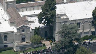 マイケル・ジャクソンさんの墓に落書き　心無い行為にファンの墓参りは実現不可能に？