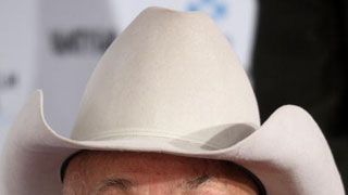名優トニー・カーティス85歳、呼吸困難で病院に搬送される