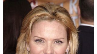 『セックス・アンド・ザ・シティ』キム・キャトラル、生まれ故郷の大学で名誉学位を授与される
