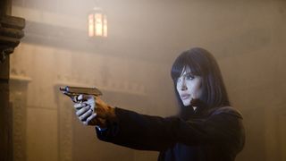 セクシー美女のアンジェリーナ・ジョリーはおあずけ?血だらけで男装披露!