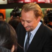 ニコラス・ケイジがお台場に登場!汗だくでファンに大サービス!「神社にお参りしたよ」