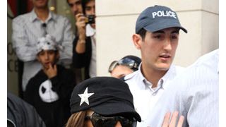 パリス・ヒルトンがまた大麻所持で警察のお世話に！フランスの島にプライベートジェットで入国の際