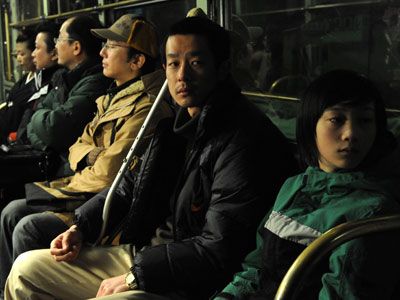 加瀬亮が初の父親役！函館から生まれた映画『海炭市叙景』完成