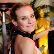 ナイスバディのダイアン・クルーガー、体重は量ったことがない!ジーパンで太ったかをチェック!