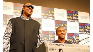 スティーヴィー・ワンダーがサマソニで来日！息子と初のツーショット会見！