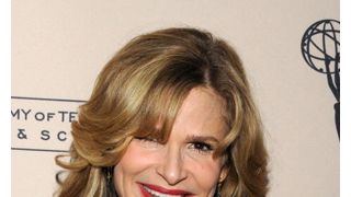 キーラ・セジウィック、トム・クルーズ邸のパーティーで知らずに無音警報ボタンを押しちゃった