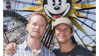 「ママと恋に落ちるまで」のニール・パトリック・ハリス、同性のパートナーと双子の赤ちゃん