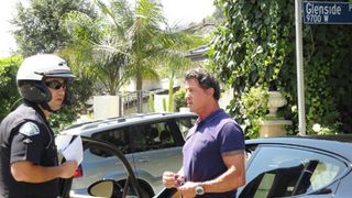 シルヴェスター・スタローン、一時停止無視でキップを切られる リンジーやジェシカは見逃してもらえたのに