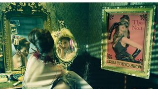 妖艶・沢尻エリカ、セクシーな淑女姿で大胆に挑発!次なるステージはモードへ!