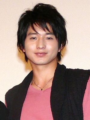 向井理 金髪で上半身裸は 今後やりたくてもやれない Beck に感慨深げ シネマトゥデイ