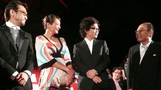 園子温監督『冷たい熱帯魚』主役がトイレ中にスタンディングオベーションのハプニング!