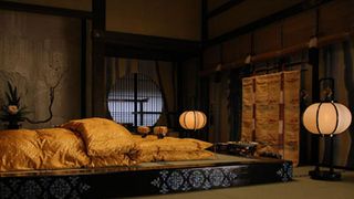 柴咲コウ・女将軍がイケメンと一夜を共にする黄金布団が30万円で発売!