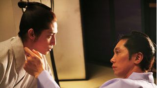 玉木宏らが演じる美しき男たちのねたみ、策略、そして禁じられた恋!男性が知るべき処世術?