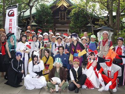100人のお年寄りとコスプレ歴女たちが集結！桜田烈士ゆかりの地をたどるウォーキングイベント
