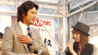 南明奈、たくましい筋肉に大コーフン!思わずタッチしてファンからの焼きもちブーイング!