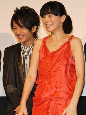 西島隆弘 新婚の坂井真紀にマジ告白 本当にタイプです シネマトゥデイ